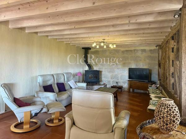 Proche d'Eymet - Ensemble immobilier avec maison principale, gîte, annexes et deux piscines