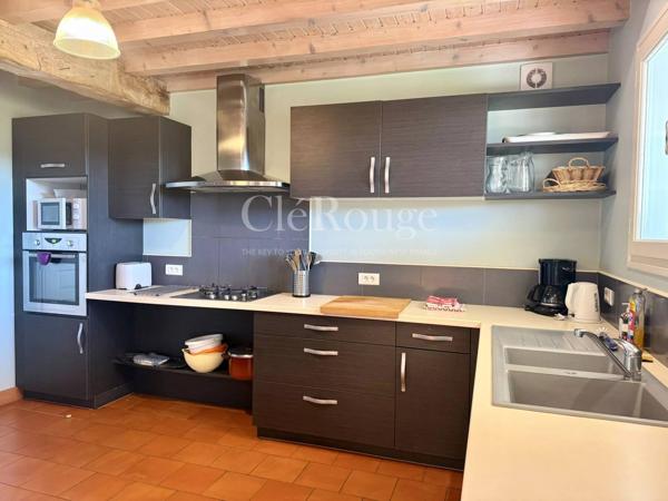 Proche d'Eymet - Ensemble immobilier avec maison principale, gîte, annexes et deux piscines