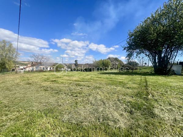 Terrain de 703 m²