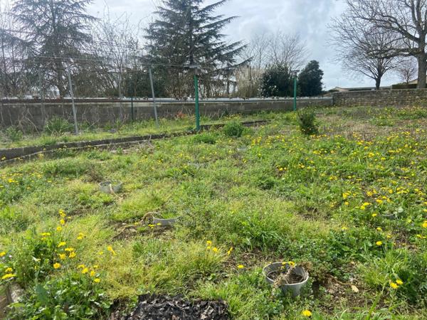 SAINT AUBIN LA PLAINE COEUR DE VILLAGE LONGERE EN PIERRES RENOVEE 4 CHAMBRES AVEC DEPENDANCE ET JARDIN