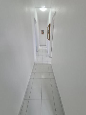 Belle maison sur deux niveaux  composée de 5 chambres. Superficie de 155 m2 sur un terrain de 717 m2