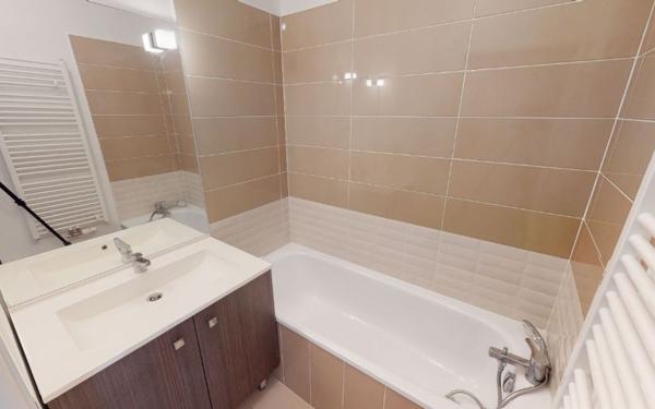 Maison à louer    3 pièces •  Launaguet