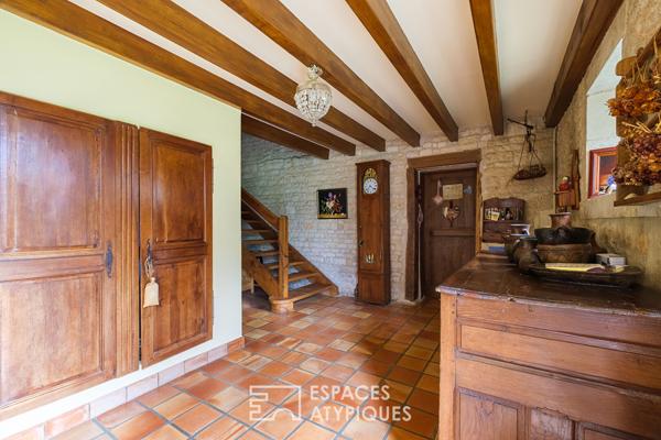 Maison en pierre de campagne au charme intemporel et au fort potentiel