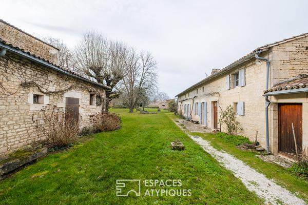Maison en pierre de campagne au charme intemporel et au fort potentiel