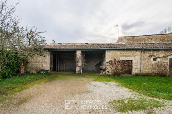 Maison en pierre de campagne au charme intemporel et au fort potentiel
