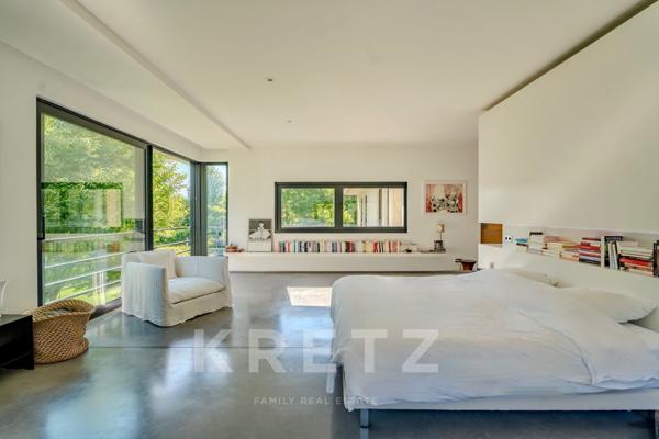 Villa contemporaine en béton banché