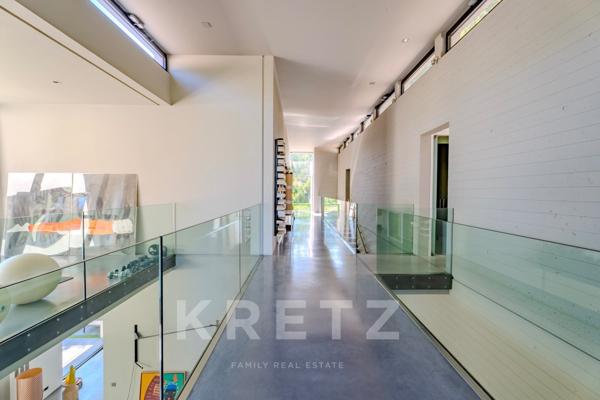 Villa contemporaine en béton banché