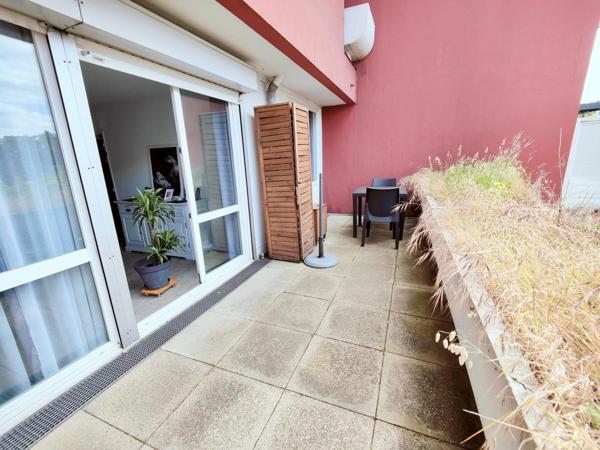 T3 rénové, cave, parking sécurisé, terrasse