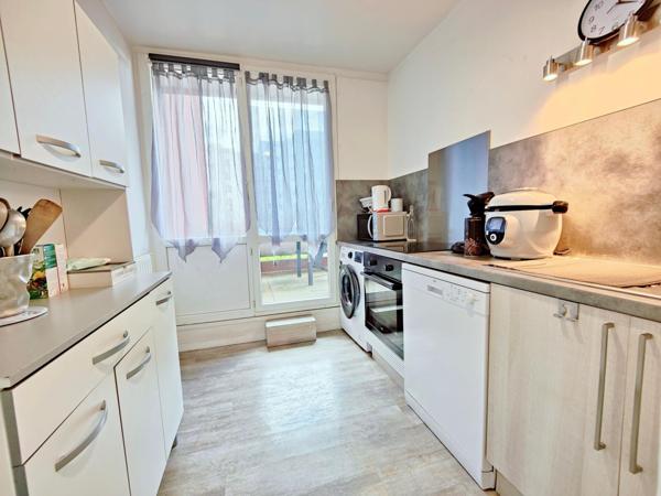 T3 rénové, cave, parking sécurisé, terrasse