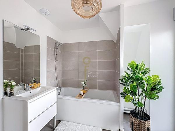 OFF MARKET – Maisons neuves T5 d’environ 104 m² – Disponibles cette année