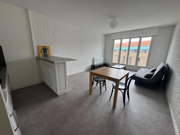 ROANNE - STUDIO 33 m2 - 4e étage avec ASCENSEUR - CENTRE VILLE