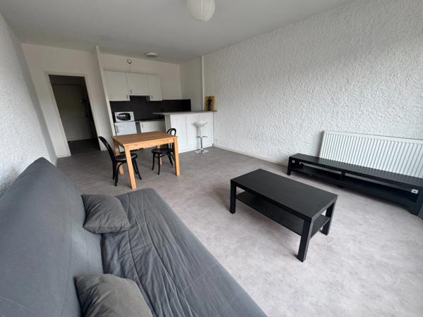 ROANNE - STUDIO 33 m2 - 4e étage avec ASCENSEUR - CENTRE VILLE