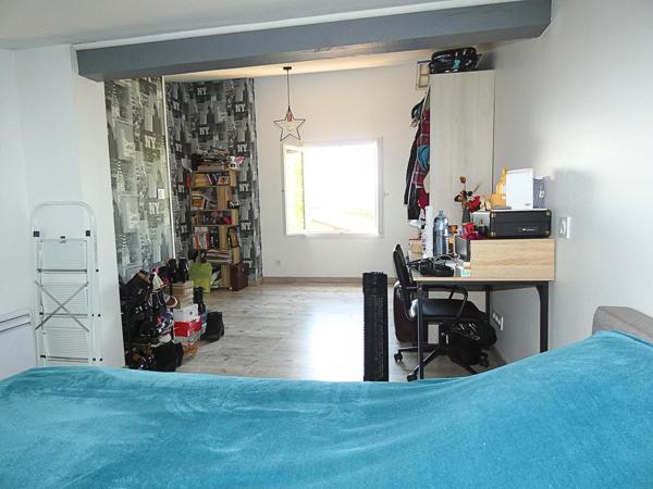 Villa 4 faces de 96m² sur terrain arboré de 627m²