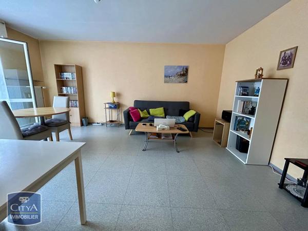 Appartement à louer 2 pièces 46.15m² Alençon (61000)