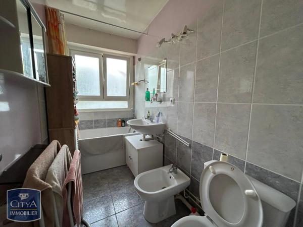 Appartement à louer 2 pièces 46.15m² Alençon (61000)
