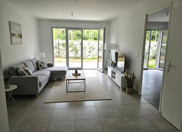 Bel appartement avec jardin privatif dans résidence récente