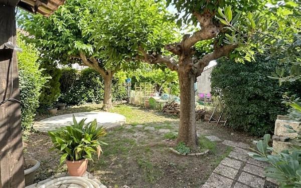 Maison à vendre    3 pièces • 72 m2 Nîmes