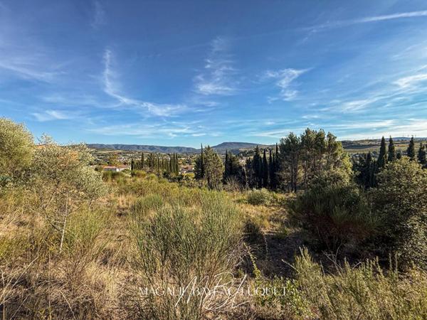 Terrain constructible de 2 347 m² avec vue imprenable ? Limoux