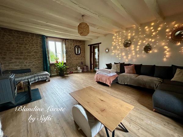 Maison en pierre - dépendances - puits