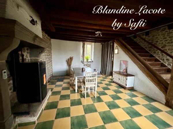 Maison en pierre - dépendances - puits