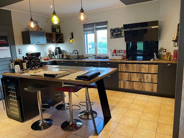 Exclusivité à 15 / 20 min de Rochefort : Pont L'Abbé D'Arnoult, maison plain pied 4 chambres avec jardin et garage