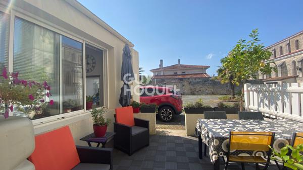 Centre-ville La Tremblade - Charmant T3 avec terrasse, parking et vue sur l'église