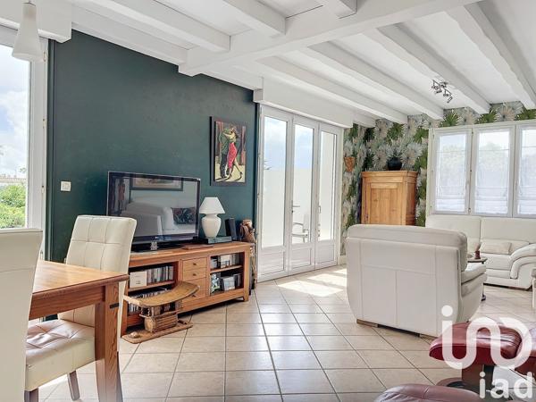 Maison traditionnelle 5 pièces de 123 m² à Charron (17230)