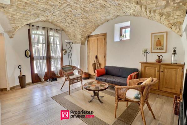 UZES, 7 km, Maison de village restaurée