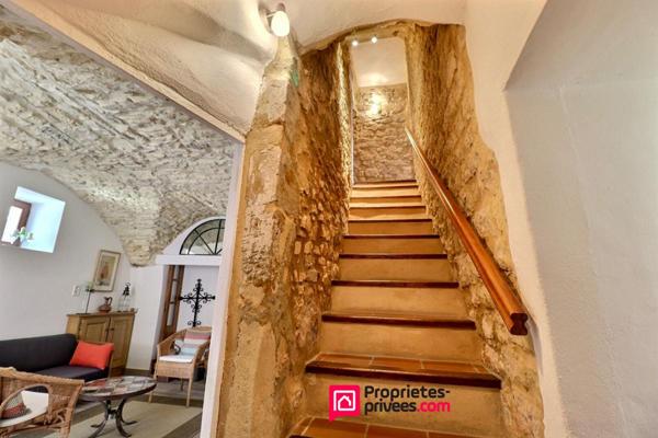 UZES, 7 km, Maison de village restaurée