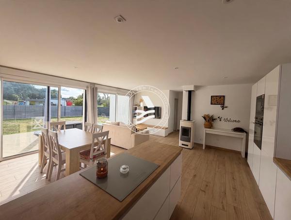 Maison contemporaine de plain pied en centre bourg