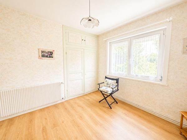 Maison
         4 pièces
        - 80 m² Exclusivité 229 000 € *