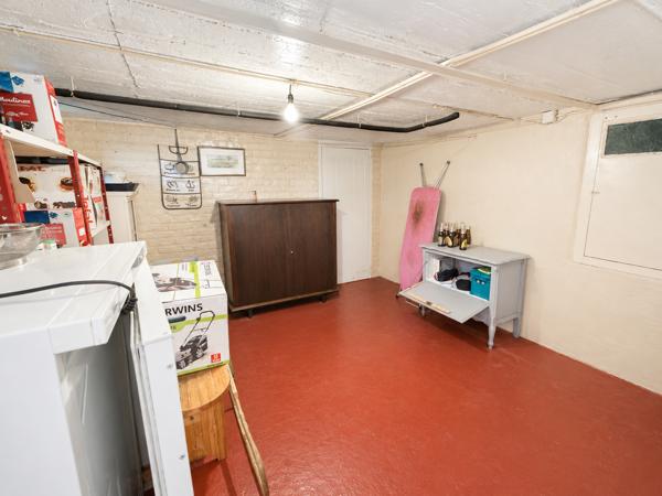 Maison
         4 pièces
        - 80 m² Exclusivité 229 000 € *