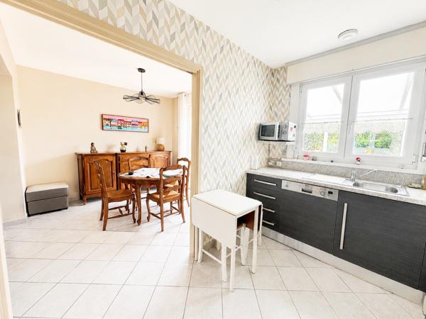 Maison
         4 pièces
        - 80 m² Exclusivité 229 000 € *