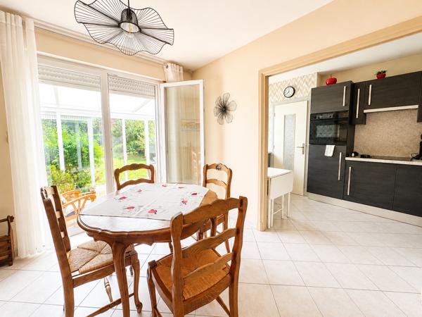Maison
         4 pièces
        - 80 m² Exclusivité 229 000 € *