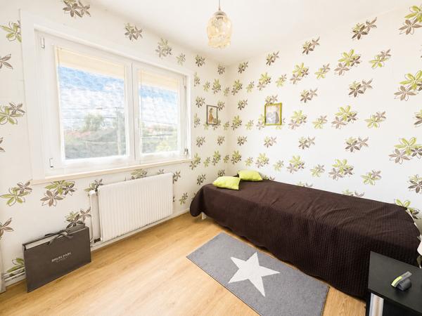 Maison
         4 pièces
        - 80 m² Exclusivité 229 000 € *