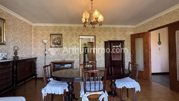 Vente                                                      Maison
                        
                     10 pièces                      194 m2                     à L'Union