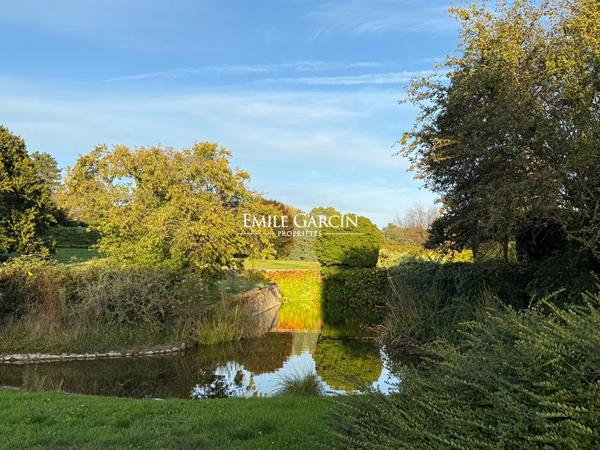 Château et dépendances sur 9 hectares à vendre  en Sarthe