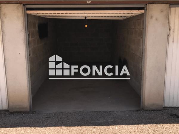 Location Parking 10 m² - 33 RUE DE COLIGNY Montargis 45200