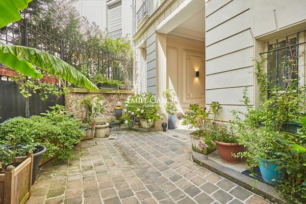 À vendre - Appartement - Paris 75016 - Place D'Iéna - 6 pièces