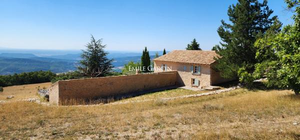 A vendre - domaine d'exception de 20 hectares - Parc du Luberon