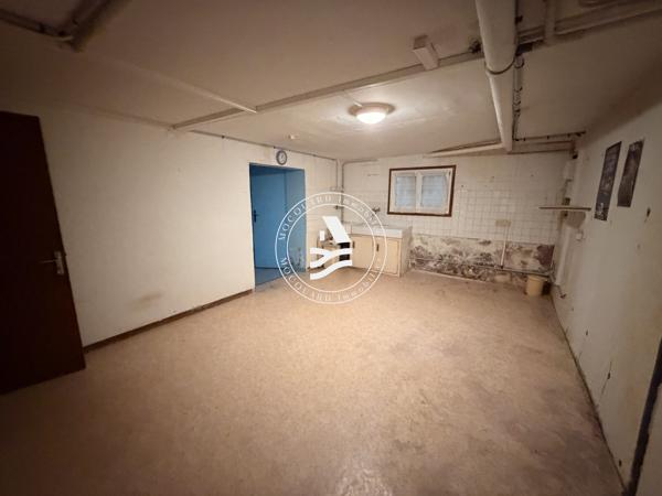 BADEN. Mocquard immobilier. Venez découvrir cette agréable maison offrant un emplacement privilégié.