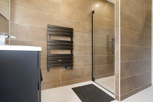 Maison
         7 pièces
        - 250 m² Bien prestige 742 000 € *