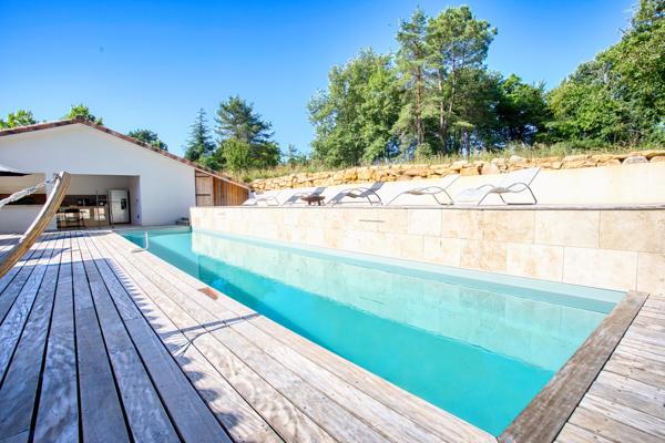 Maison
         7 pièces
        - 250 m² Bien prestige 742 000 € *