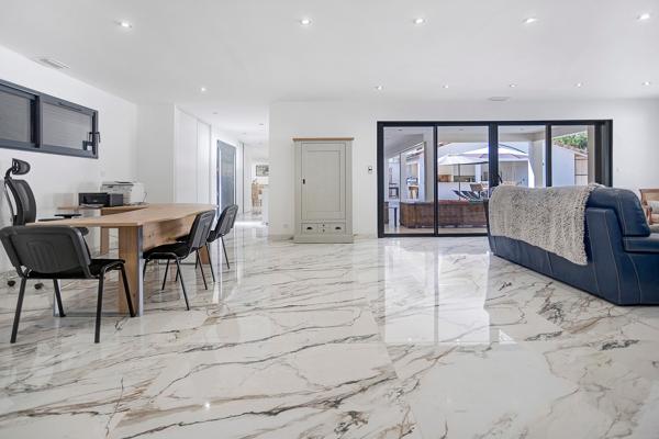 Maison
         7 pièces
        - 250 m² Bien prestige 742 000 € *