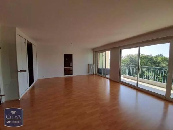 Appartement à louer 5 pièces 108.5m²
