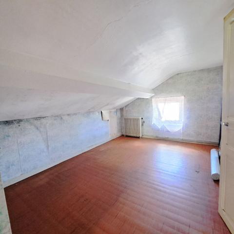 A VENDRE MAISON LAVELANET AVEC JARDIN ET GARAGE