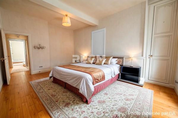 Orléans (45000) ORLEANS (45) – Centre / Cathédrale – Foncier sur 3 niveaux 360 m² /sol - Investisseurs