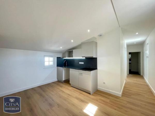 Appartement à louer 3 pièces 64.1m² Narbonne (11100)