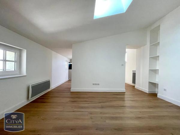 Appartement à louer 3 pièces 64.1m² Narbonne (11100)