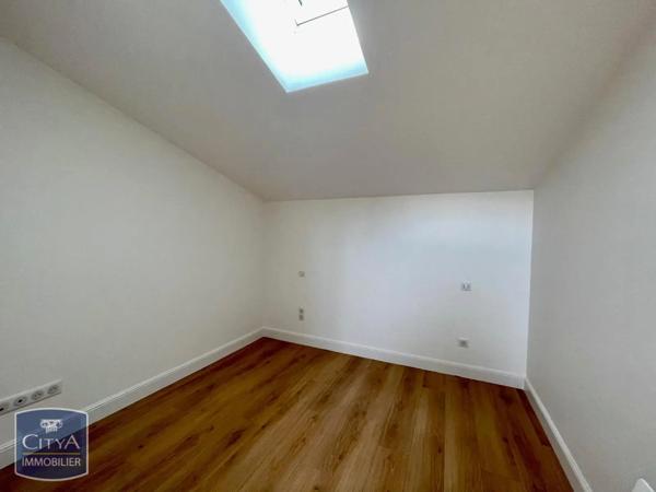 Appartement à louer 3 pièces 64.1m² Narbonne (11100)